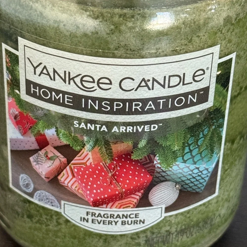 NWT Yankee Candle Home Inspiration Santa's Arrived 19 oz Large